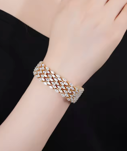 The Lyon Bracelent